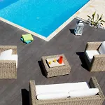 House With Private Pool * ナウサ
