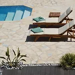 House With Private Pool 纳乌萨