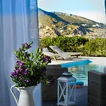 House With Private Pool *